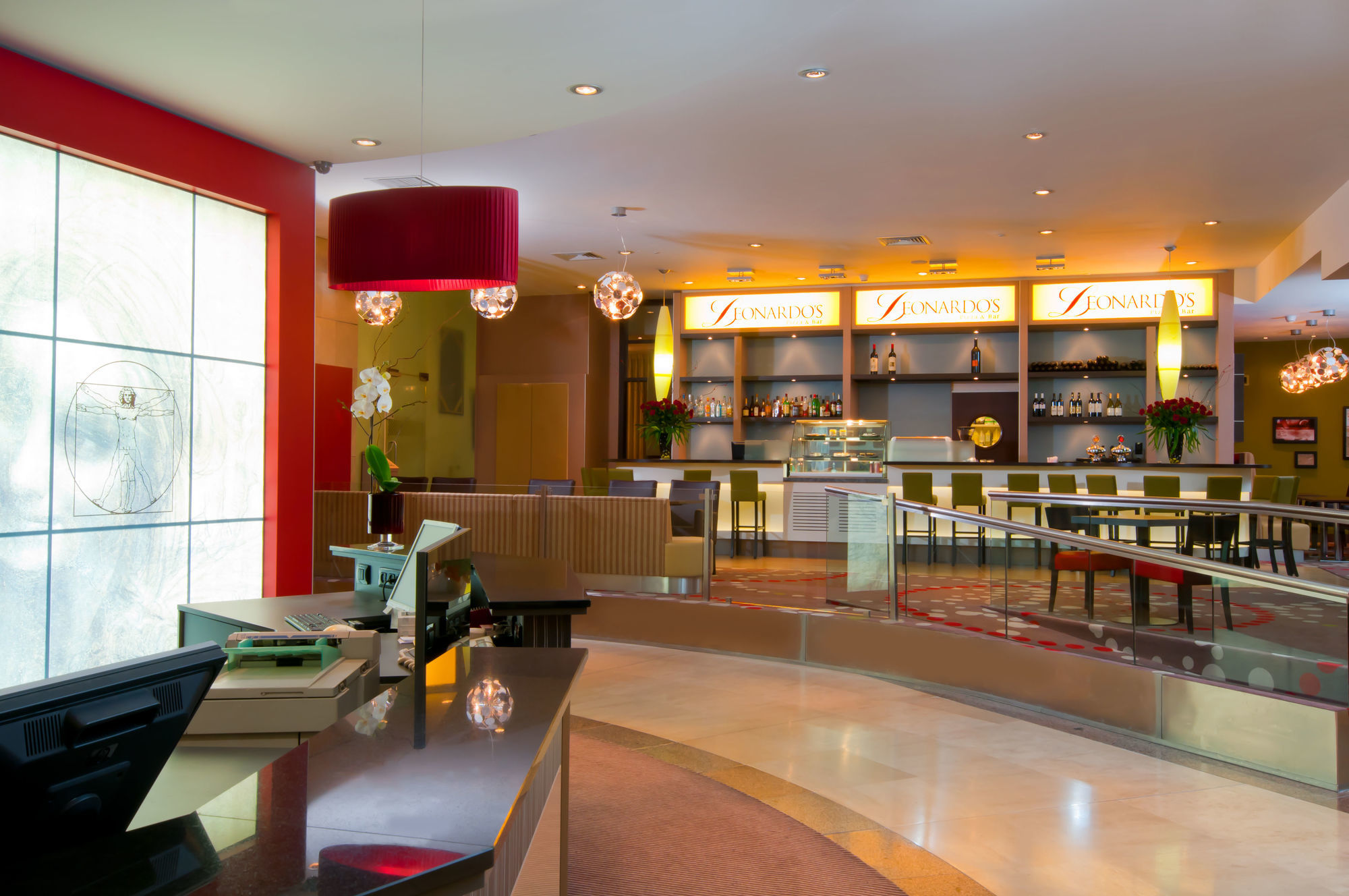 레오나르도 시티 타워 호텔 Giv'atayim 외부 사진 The lobby bar at the hotel