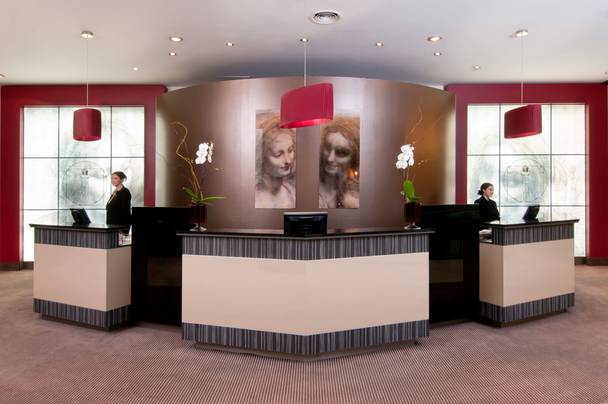 레오나르도 시티 타워 호텔 Giv'atayim 외부 사진 Reception desk at the Radisson Blu Hamburg